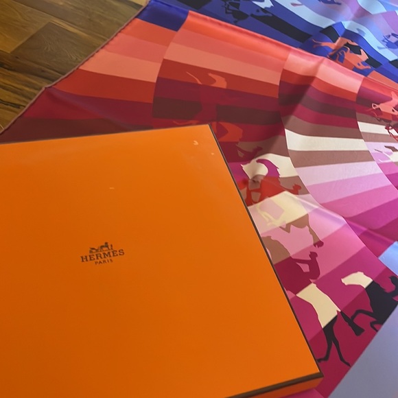 NWT silk Hermes scarf - Picture 4 of 5